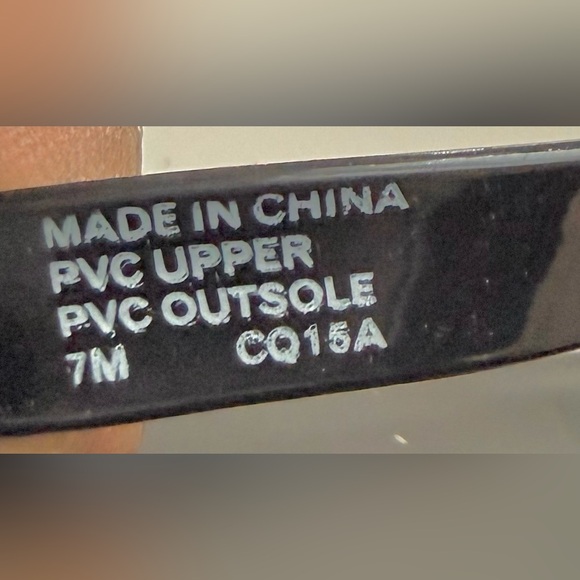 Michael Kors Hannah Jelly Thong Black Sandals - Picture 7 of 8